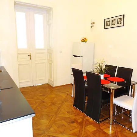 Central Apartment アパート ブダペスト