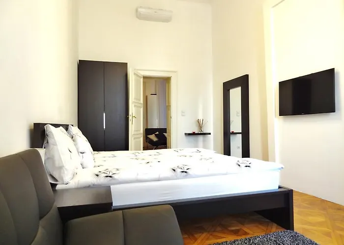 アパート Central Apartment *